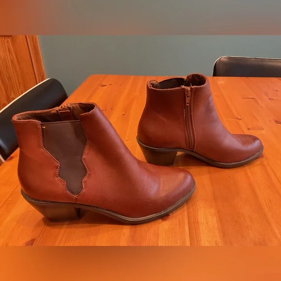 BROWN SHOE BOOTS SZ 9 SONOMA SHOOTIES LOW HEEL NWOT COGNAC WESTERN ZIP UP - Picture 5 of 10